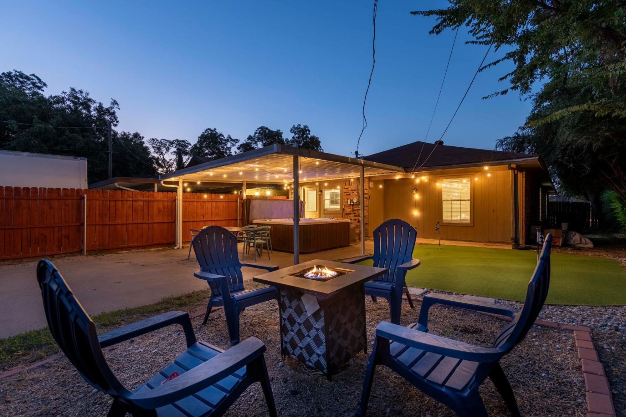 Relax Near Stadium & Downtown - Putt Green & Firepit Villa Irving Exterior photo